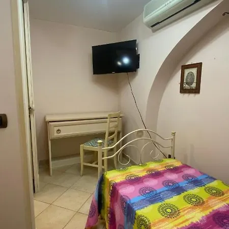 Lyula House